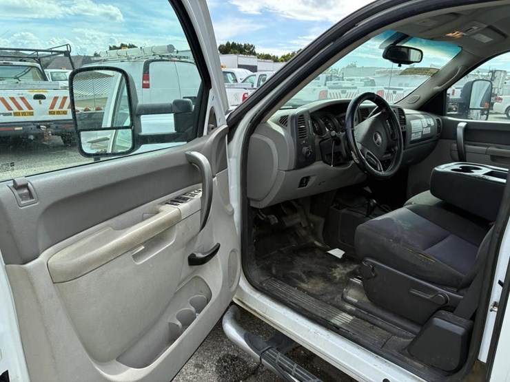 2012-gmc-sierra-2500-image-12