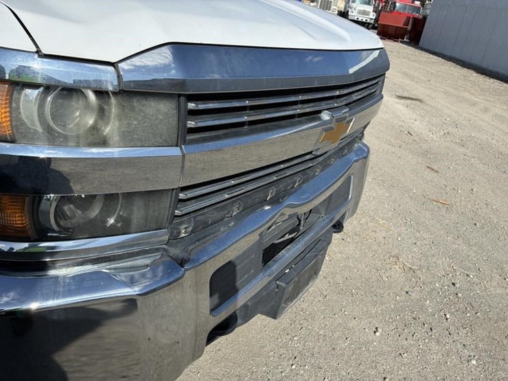 2015-chevrolet-silverado-2500-image-6