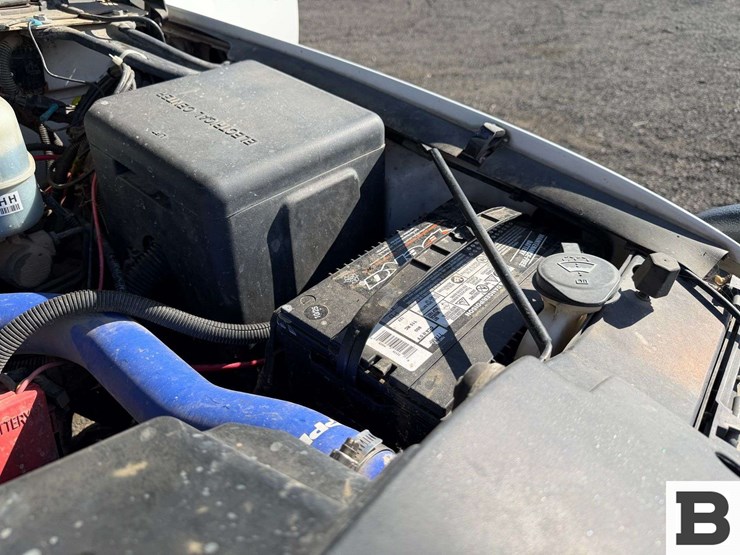 2002-chevrolet-silverado-2500hd-image-39