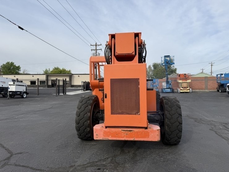 2015-sky-trak-6042-image-5