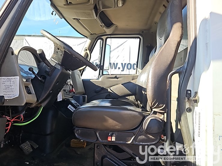 2008-international-7400-image-34