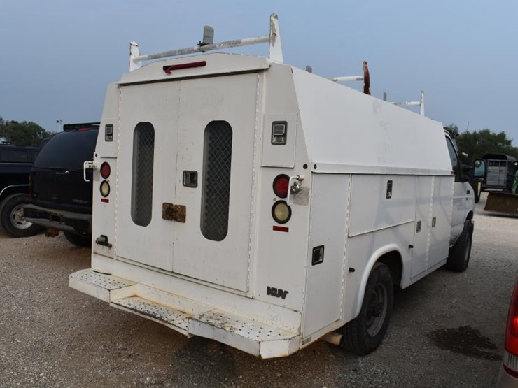 2011-ford-e350-image-3