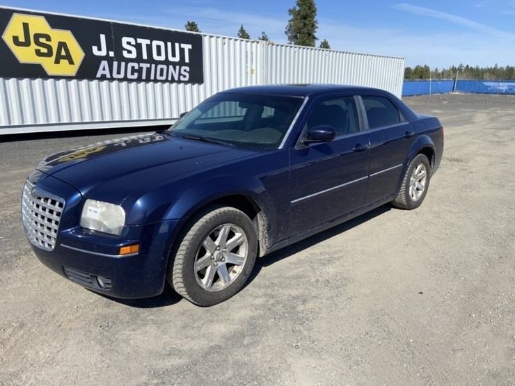 2006-chrysler-300-sedan-image-1