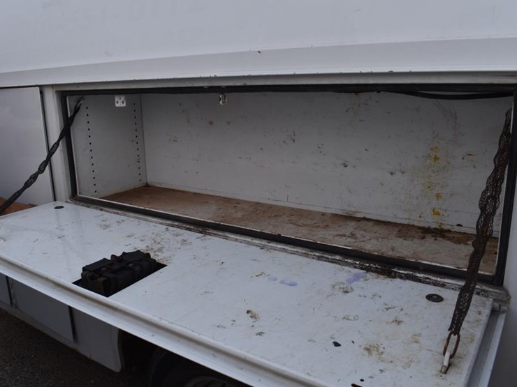 2013-ford-e350-image-14