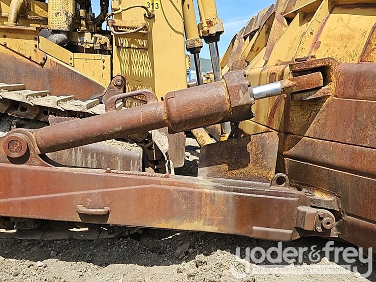 1980-caterpillar-d10-image-13