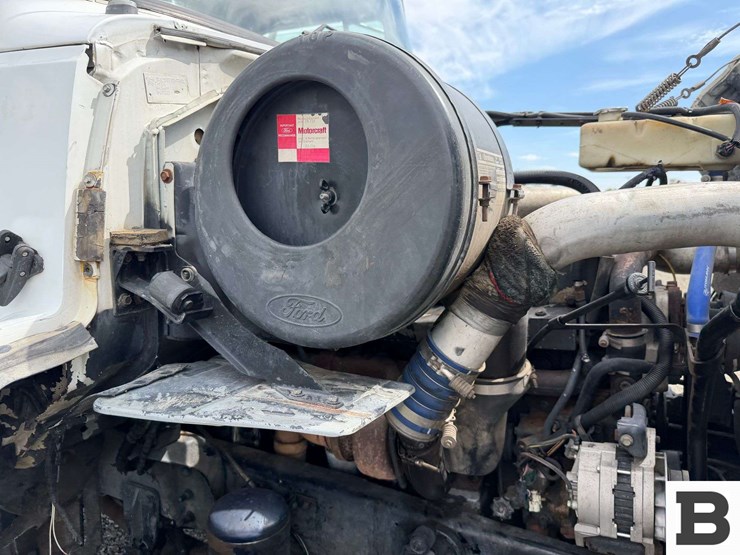 1996-ford-la9000-image-33