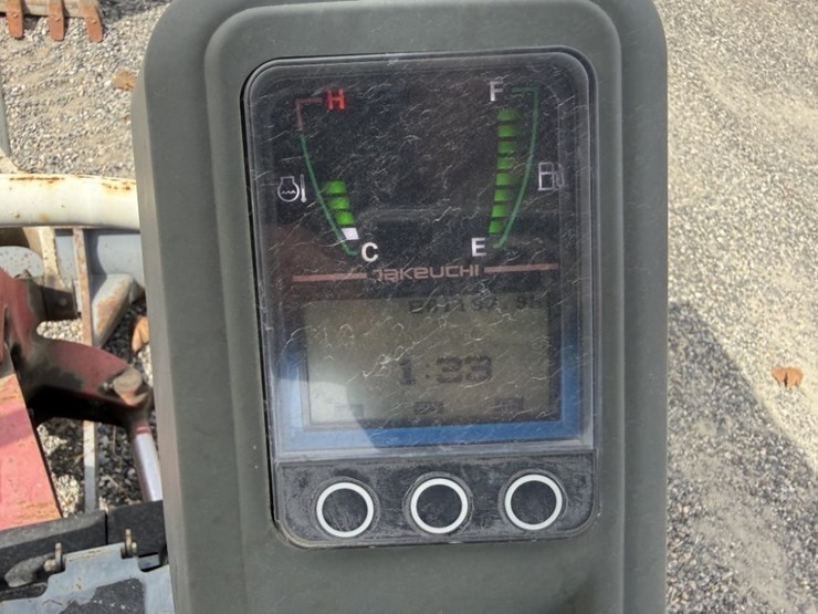 2017-takeuchi-tb216-image-36