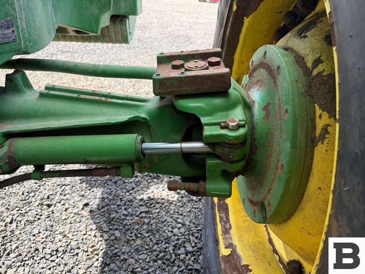 2013-john-deere-7200r-image-44