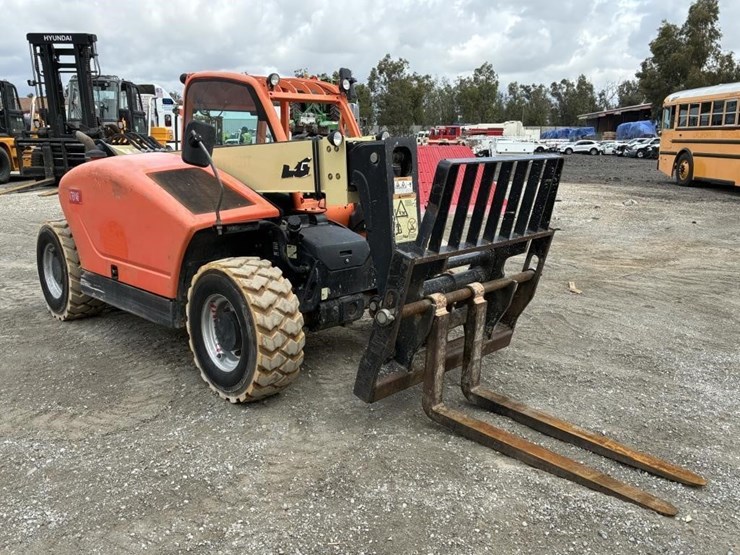 2015-jlg-g5-18a-image-2