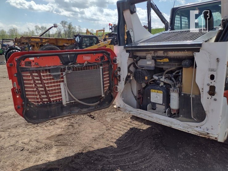 2021-bobcat-t76-image-30