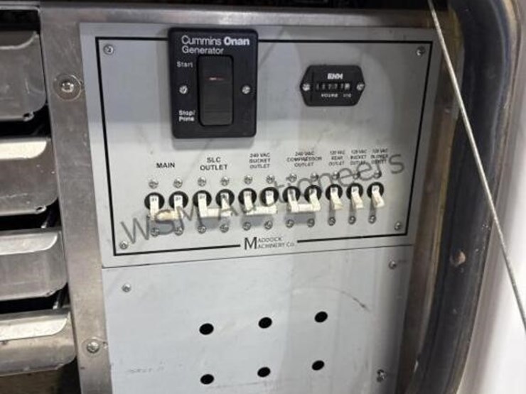 2015-chevrolet-silverado-3500hd-image-13