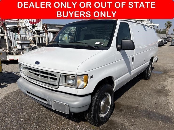 2002-ford-e350-image-1