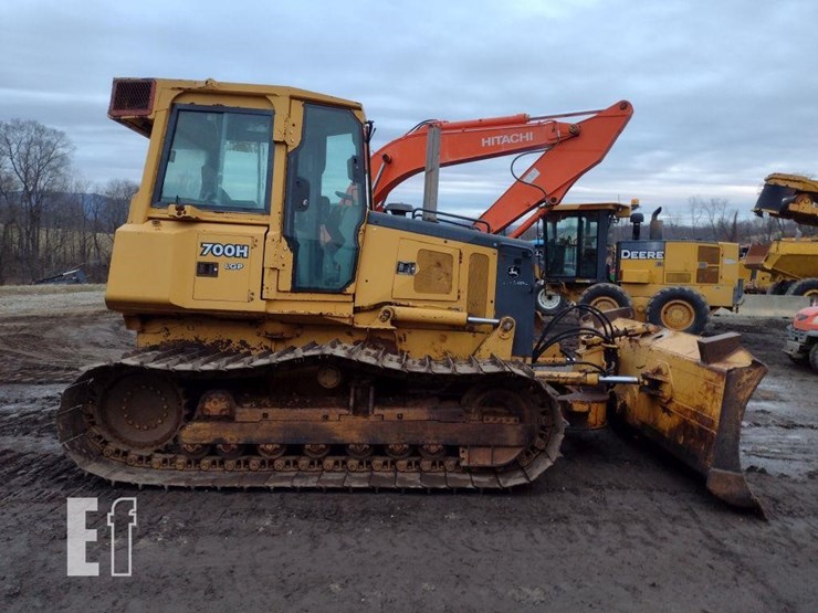 2005-deere-700h-lgp-image-3