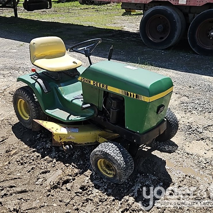 JOHN DEERE 111