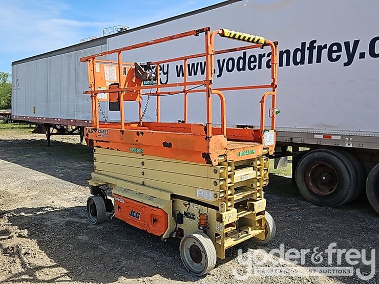 2016-jlg-3246es-image-3