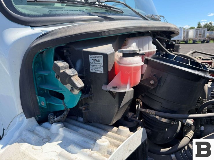 2009-freightliner-m2-box-van-truck-image-51