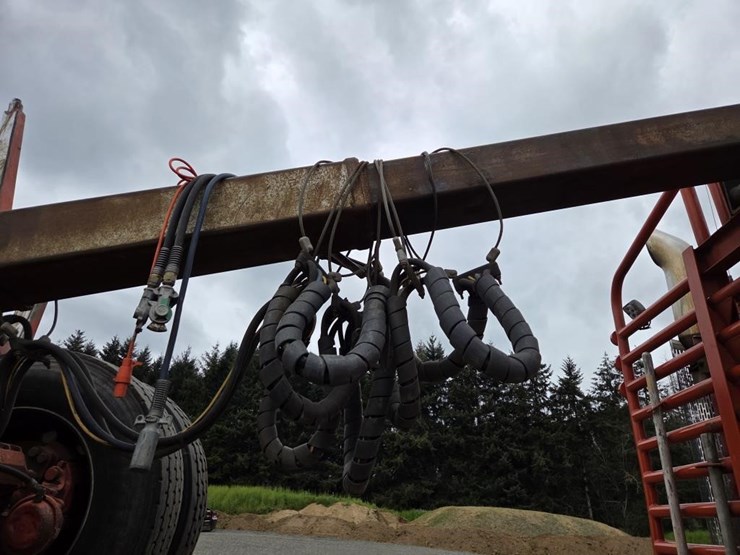 2016-peterbilt-367-image-45