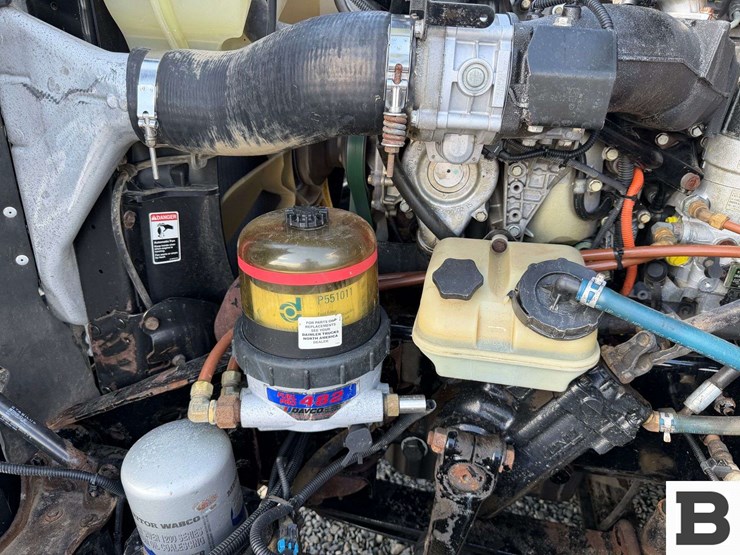 2012-freightliner-cascadia-125-image-48