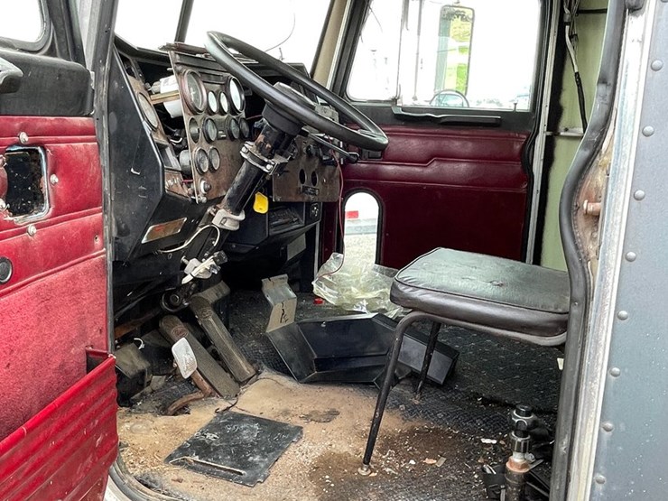 1992-peterbilt-377-image-23