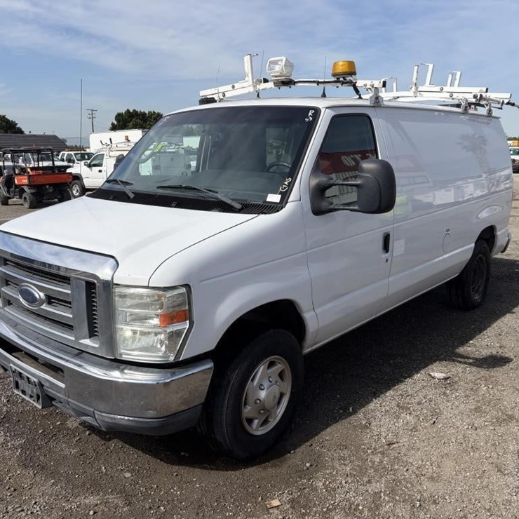 2012 UTILITY Van