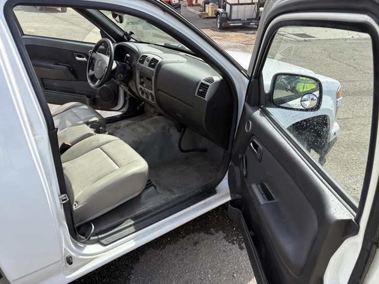 2011-chevrolet-colorado-image-9