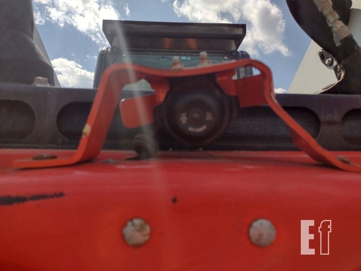 2022-bobcat-t770-image-34