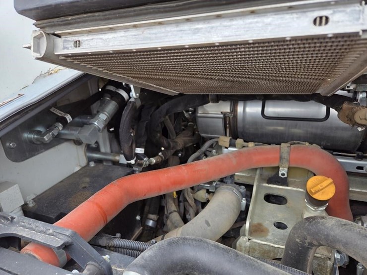 2022-takeuchi-tl12-image-34