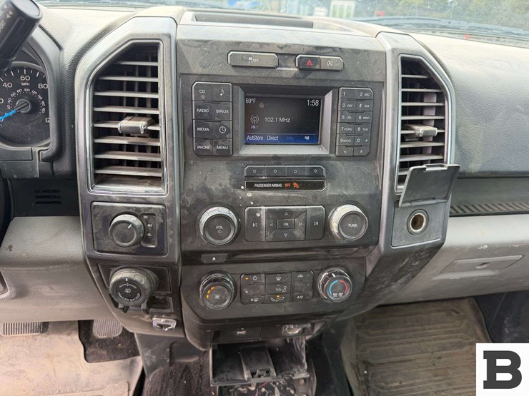 2017-ford-f150-image-31