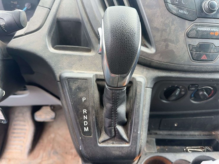 2019-ford-transit-image-23