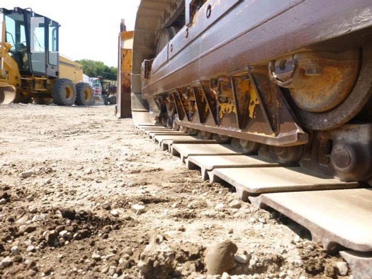 2004-deere-655c-ii-image-23