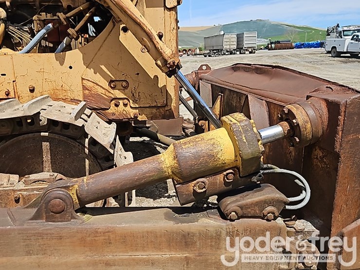 caterpillar-d8h-image-13