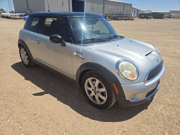 2008-mini-cooper-s-hatchback-2d-image-2