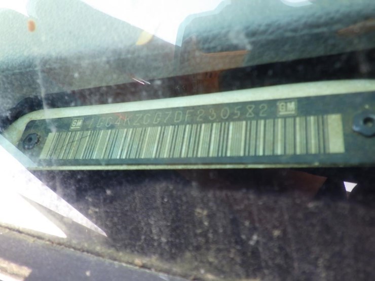 2013-chevrolet-3500hd-image-15