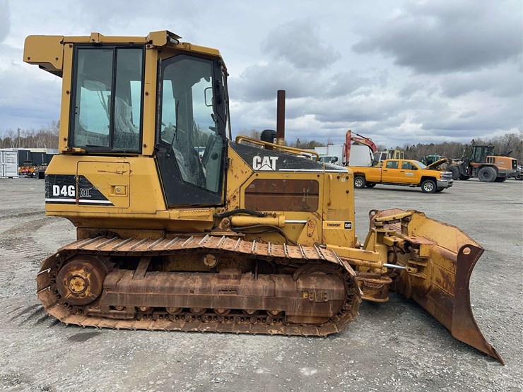2004-caterpillar-d4g-xl-image-4