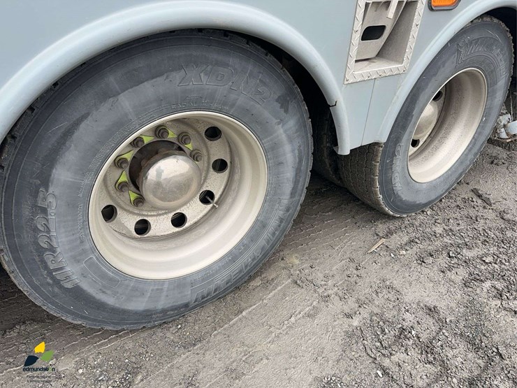 2006-international-7400-image-10