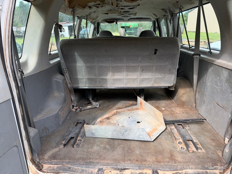 2003-ford-e350-image-17