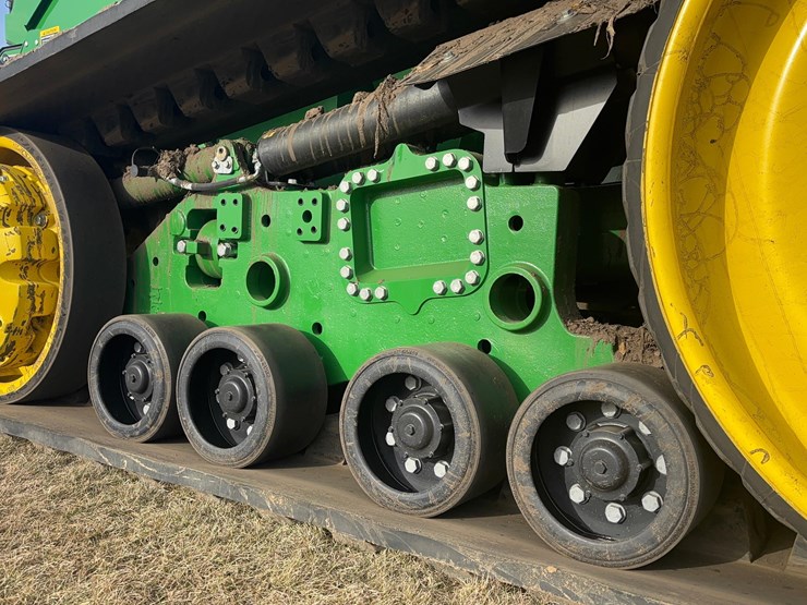 2023-john-deere-9rt-570-image-12