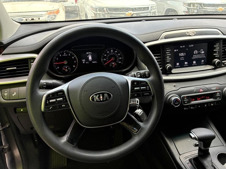 2019-kia-sorento-lx-image-19