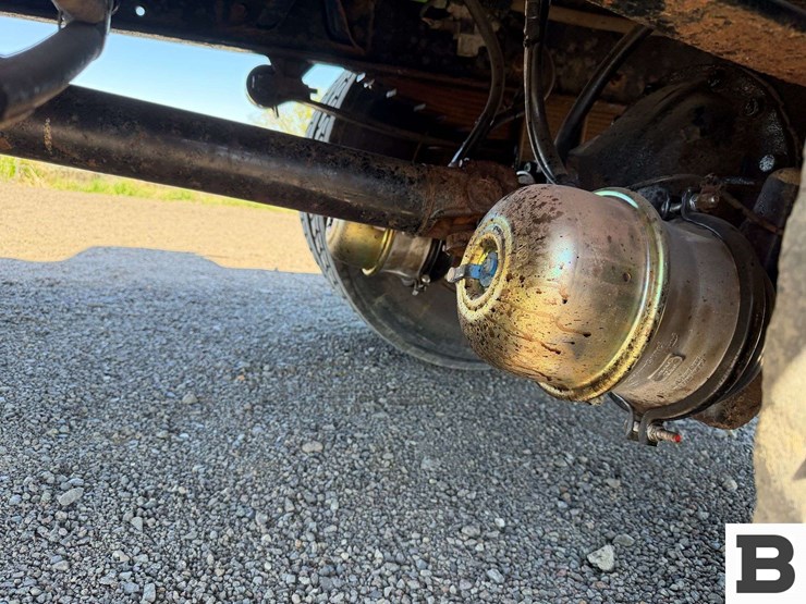 2010-ford-f750-image-17