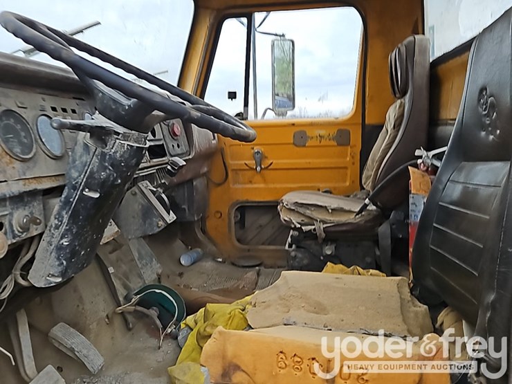 international-f-2654-image-28