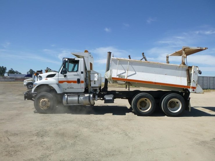 2009-international-7600-image-6