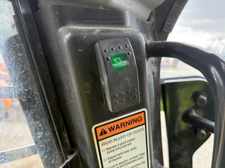 2018-yanmar-s220r-image-25