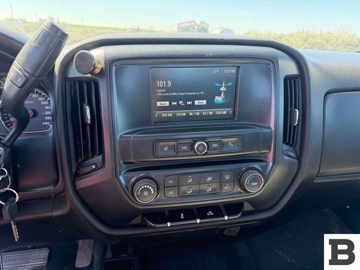 2018-chevrolet-silverado-1500-image-26