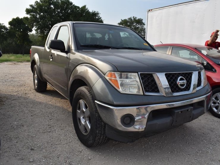 2008-nissan-frontier-image-2