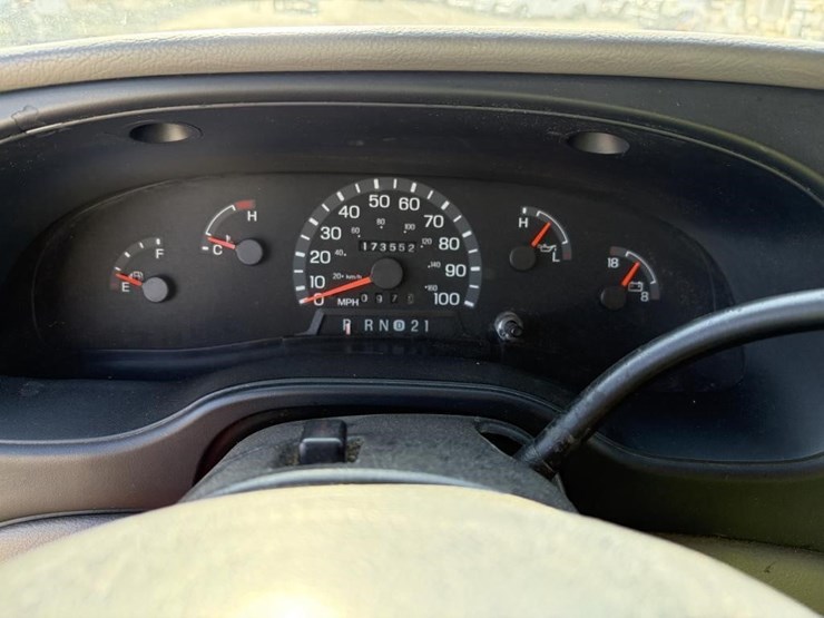 2002-ford-e350-image-16