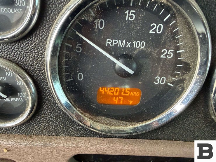 2013-peterbilt-388-image-70