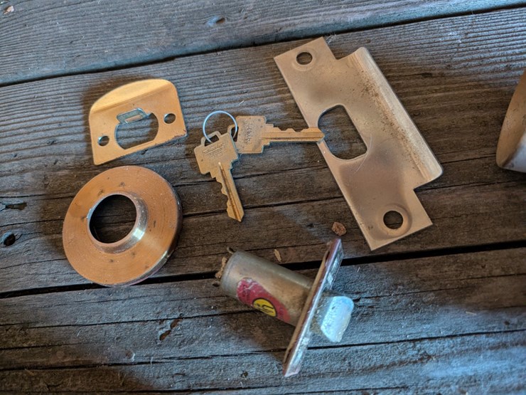#5524-•-weiser-bolt-door-knob-image-4