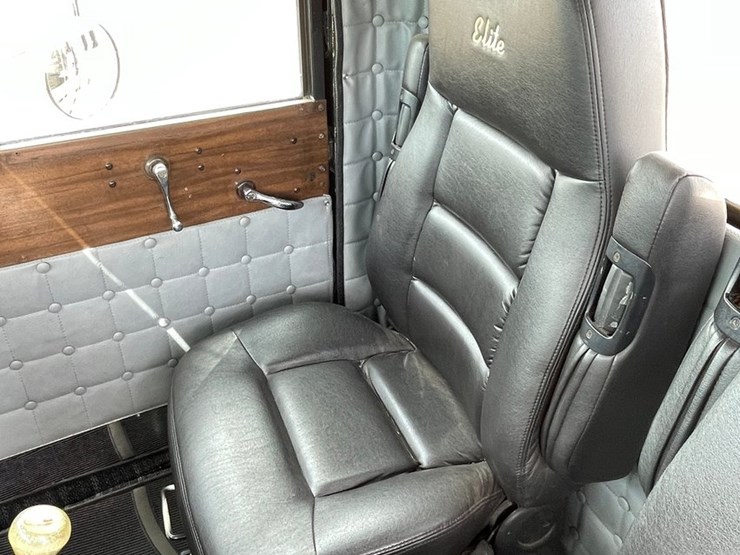 1970-peterbilt-358-image-113