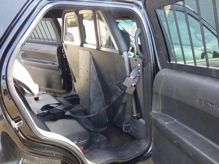 2014-ford-explorer-image-8