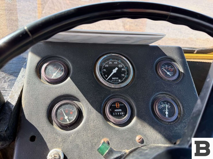 new-holland-1085-image-67